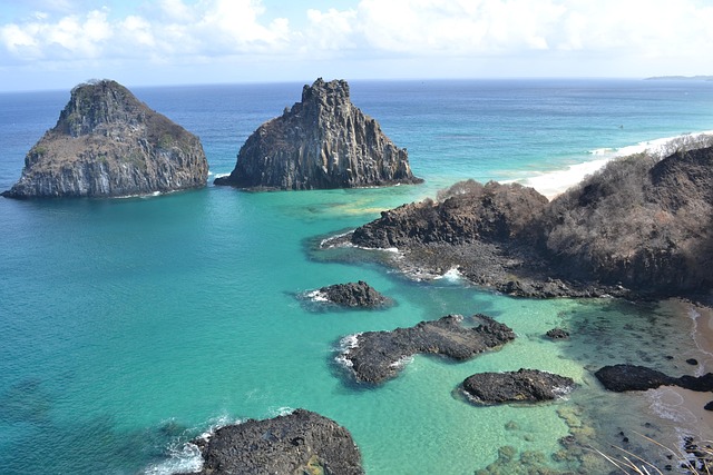 Fernando de Noronha Villas for Island Travel