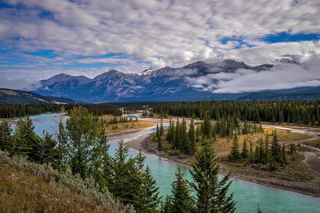 Jasper Wilderness Lodges for Outdoor Travelers