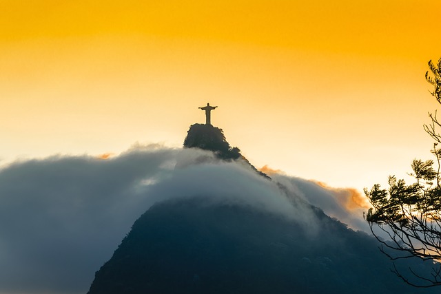 Rio Homestays Near Beaches and Attractions